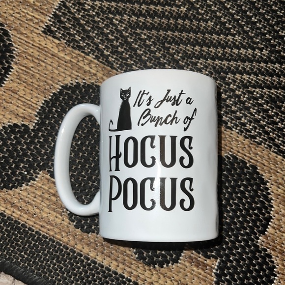 DISNEY hocus pocus binx and Sanderson sisters mug! - Picture 1 of 3